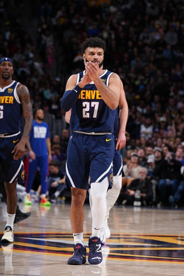 开云注册入口 -祁隆妈妈的手