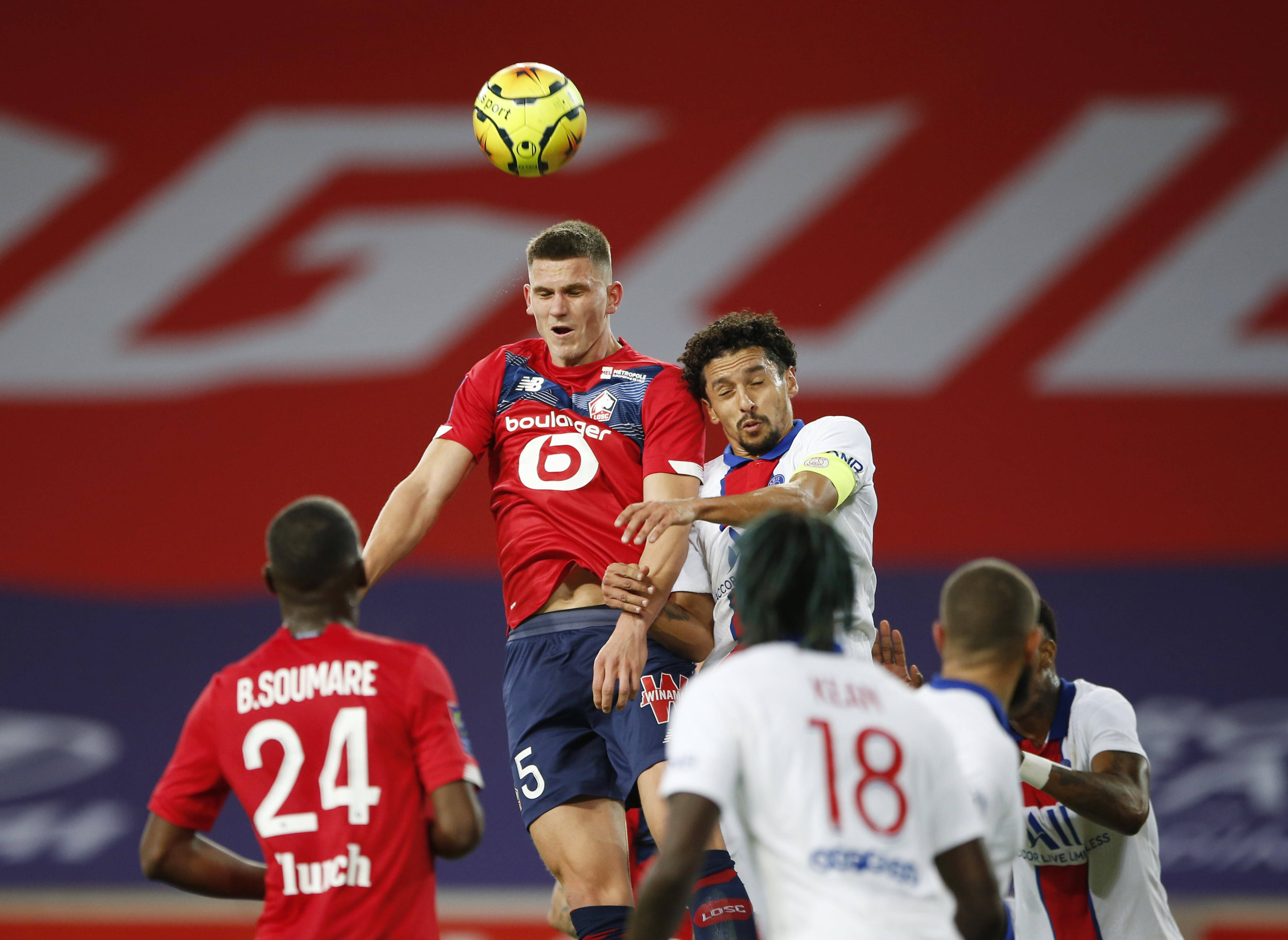 包含NBA总决赛今晚走向成谜，里尔防线松动，赛场秩序良好，数据趋势出现新变化的词条